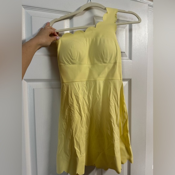 NEW WISKII One Shoulder Dynamic Dress in Lemon Size Small - Picture 6 of 9